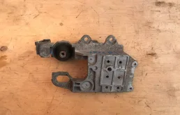 Подушка АКПП левая для Nissan X-Trail 2007 года на фотографиях