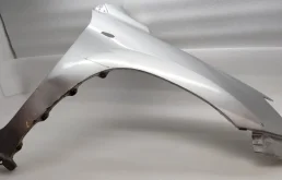 Крыло правое для Toyota RAV4 на фотографиях