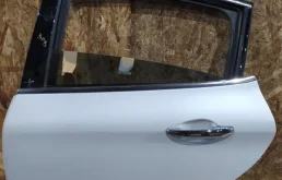 Дверь Peugeot 208 2015 CC