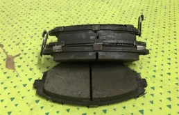 Колодки тормозные FRONT под тормозной диск D=294 (16") (износ 5%)