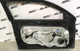 Двери для Volvo C30 2007 года на фотографиях