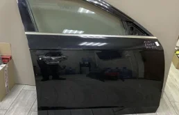 Дверь передняя правая для Audi A4 2015 года на фотографиях