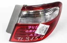 Фонарь правый белый для Nissan Maxima A33 1999-2006