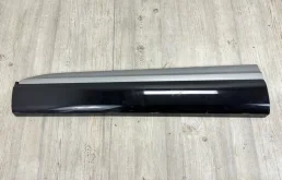 Молдинг двери Audi Q7 S-line 2015- 4M