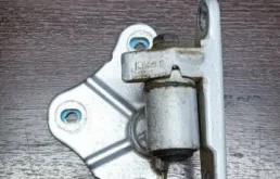 петля нижняя задней левой двери (A 251 730 05 37) для Mercedes-Benz GL class X164 2006-2012