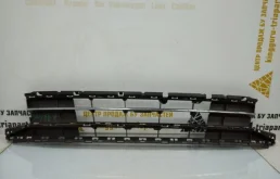 Решетка переднего бампера центральная для Volkswagen Passat (B8) 2014-2019