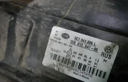 Фара правая для Volkswagen Jetta 2012 года на фотографиях