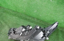 Фара правая для Toyota Highlander 2019 года на фотографиях