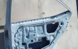 Дверь задняя правая для Toyota Corolla 2013 года на фотографиях
