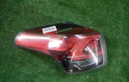 Фонарь левый для Toyota RAV4 на фотографиях
