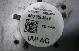 Вентилятор радиатора охлаждения ДВС для Skoda Rapid 2015 года на фотографиях