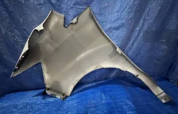 Крылья для Toyota Alphard 2005 года на фотографиях