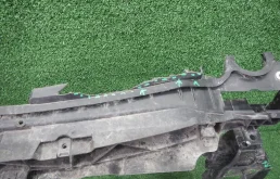 Кронштейн подушки двигателя для Audi Q3 2014 года на фотографиях