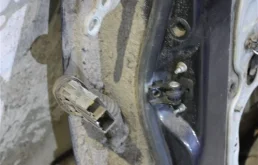 кронштейн двери Ford Focus 2006 CB4 AODA
