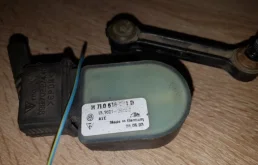 датчик дорожного просвета задний левый для Volkswagen Touareg I (7L) 2002-2010