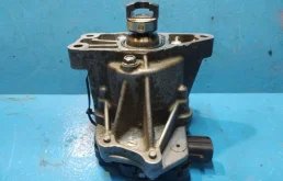 Блок управления двигателем для Toyota RAV4 на фотографиях