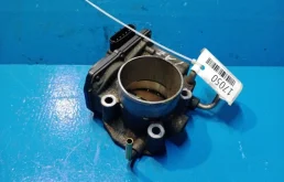 Дроссельная заслонка для Toyota RAV4 2002 года на фотографиях