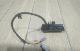 Кнопка открытия багажника для Skoda Rapid 2022 года на фотографиях