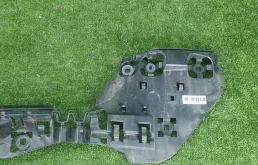 Кронштейн заднего бампера правый для BMW 5er 2019 года на фотографиях