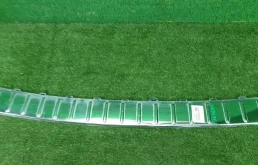 Накладка заднего бампера правая для Volkswagen Touareg 2007 года на фотографиях