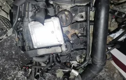Радиатор масляный двигателя теплообменник AUDI A3, SKODA OCTAVIA 1Z, VOLKSWAGEN GOLF 5/5+/6, PASSAT B6/B7/CC, TIGUAN 2004- б/у A3(2004-2013);OCTAVIA 1Z(2004-2012);GOLF 5(2004-2009);JETTA 6(2011-);PASSAT B6(2005-2010)
