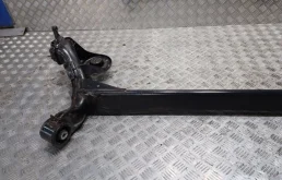 Задняя балка для Hyundai Solaris 2011 года на фотографиях