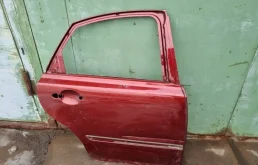 дверь задняя правая вольво s40