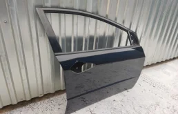 Дверь передняя правая для Honda Civic 2010 года на фотографиях
