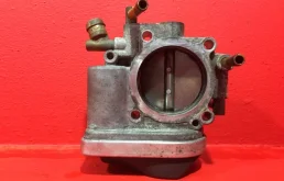 Дроссельная заслонка для Opel Zafira 2015 года на фотографиях