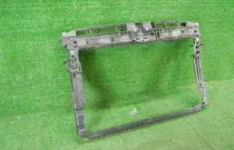 Панель радиатора (телевизор) для Volkswagen Golf 2016 года на фотографиях