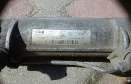 Рулевая рейка для Audi A8 2012 года на фотографиях