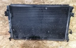 Радиатор охлаждения двигателя AUDI A3, SKODA OCTAVIA 1Z, VOLKSWAGEN GOLF 5/5+/6, JETTA 5, PASSAT B6, CADDI, TOURAN 1,6/2,0 2004- диффузор 25 б/у A3(2004-2013);GOLF 5(2004-2009);PASSAT B6(2005-2010);JETTA 5(2005-2009);TOURAN(2003-2010)