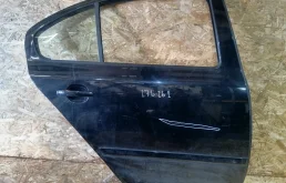 Дверь SKODA OCTAVIA 1Z 2004- задняя правая хэтчбек чёрная б/у OCTAVIA 1Z(2004-2012)