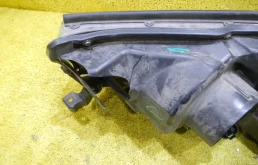 Фара правая для Toyota Highlander на фотографиях