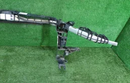 Усилитель переднего бампера для Mercedes-Benz CLA class 2018 года на фотографиях