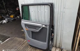 Дверь задняя левая для Volkswagen Touran 2009 года на фотографиях