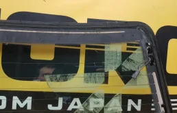 Стекла и зеркала для BMW 7er 1997 года на фотографиях