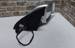 Стекла и зеркала для Audi Q7 2010 года на фотографиях