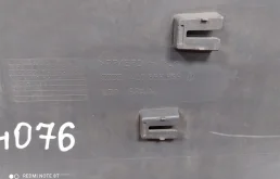 Молдинг двери задний левый для Audi Q7 2010 года на фотографиях