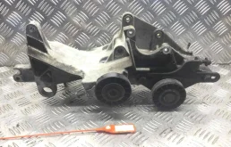 Кронштейн гидроусилителя Renault Clio 2 поколение (1998-2001) бензин 1.6 i Автомат Х/б