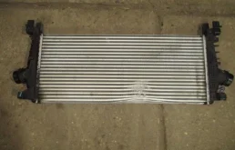 Радиатор охлаждения ДВС для Opel Astra J Хэтчбек 2009-2017
