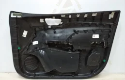 Обшивка двери передняя левая для Hyundai Solaris 2019 года на фотографиях