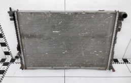 Радиатор охлаждения ДВС для Ford Explorer на фотографиях