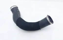 Патрубок интеркулера для Audi Q7 на фотографиях
