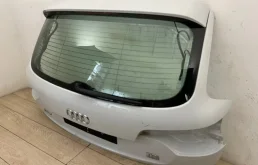 Дверь багажника для Audi Q7 на фотографиях
