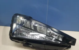 Фонарь правый для Skoda Rapid 2025 года на фотографиях