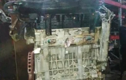 Двигатель без навесного для Chrysler 300C 2011 года на фотографиях