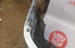 Бампер для Volkswagen Touran 2006 года на фотографиях