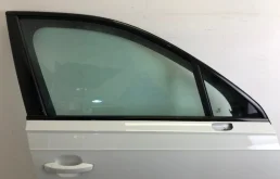 стекло двери передней правой (16год) для Audi Q7 4M 2015+