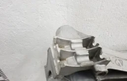 Подрамник двигателя для BMW 5er 2016 года на фотографиях